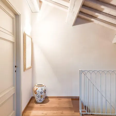 Tornese With Private Parking And Terrace